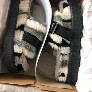 UGG FLUFFITA CALI COLLAGE SANDAL